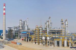 靖远石化总厂设备安装工程